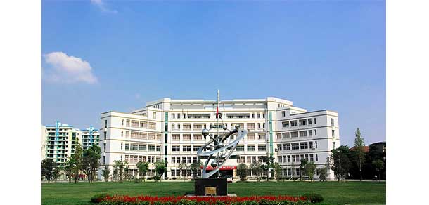揚州大學(xué)廣陵學(xué)院 - 最美院校