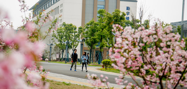 鎮(zhèn)江市高等?？茖W(xué)校 - 最美大學(xué)