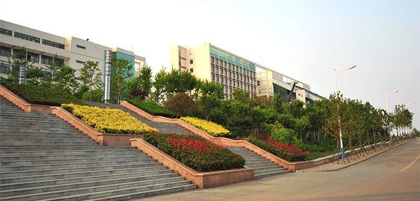 青島黃海學院 - 最美大學