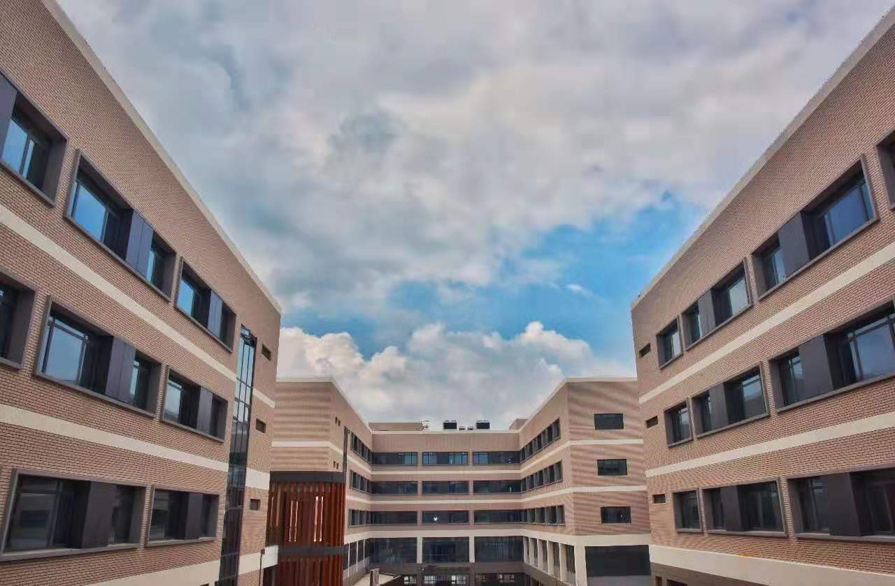 青島科技大學(xué) 早安青春