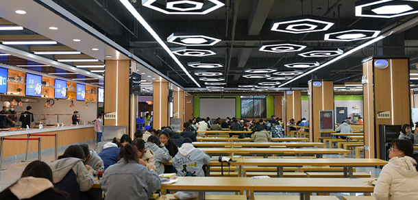 信陽(yáng)藝術(shù)職業(yè)學(xué)院 - 最美大學(xué)