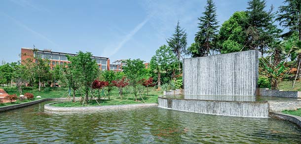 湖北商貿(mào)學院 - 最美院校