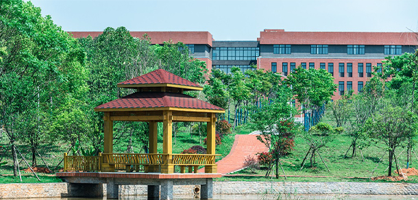 湖北商貿(mào)學院 - 最美大學