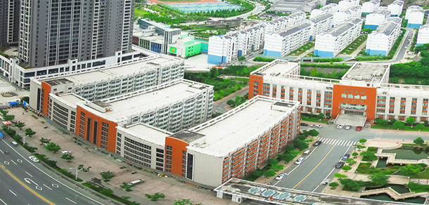 大學(xué)校志：校名、校標(biāo)、校訓(xùn)、校徽、校旗、校歌