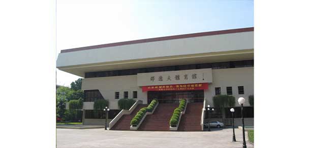 暨南大學 - 最美院校