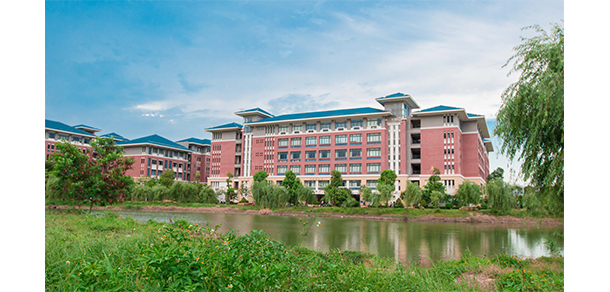 廣州新華學院 - 最美大學