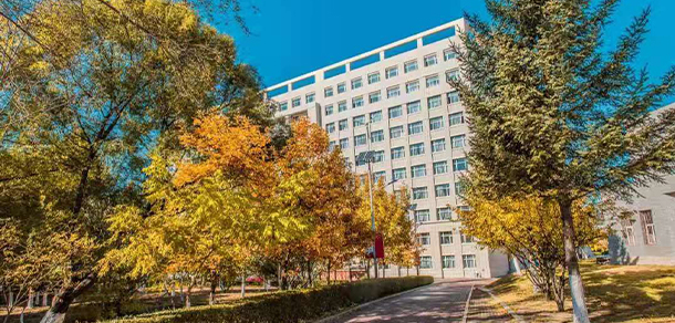 長春工業(yè)大學 - 最美大學