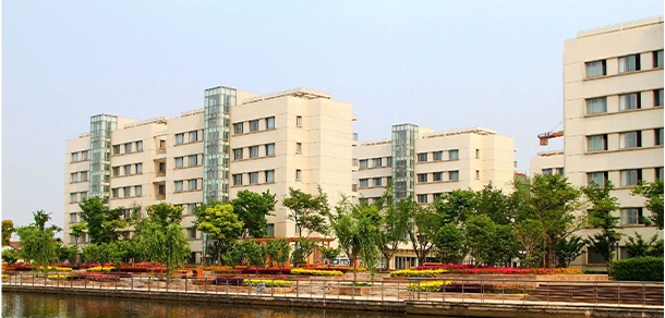 上海第二工業(yè)大學 - 最美大學